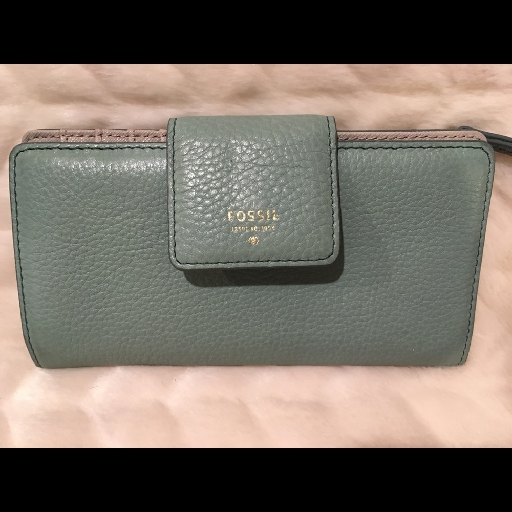 Fossil wallet
